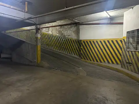 Av. Castro Barros al 100