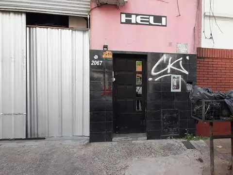 Aquilino Colombo 2000, Piso 1