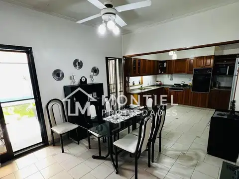 Casa 6 ambientes con 3 baños