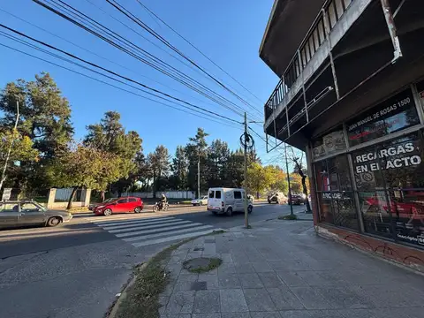 Galpon en Alquiler en Lomas del Mirador, $ 700.000