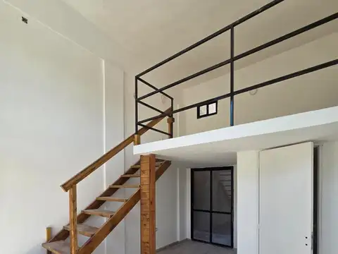 VENTA dúplex 2 ambientes tipo loft con patio en barrio San Juan, Mar del Plata