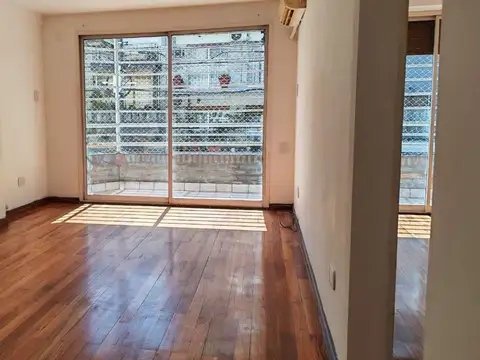 VENTA- 3 AMBIENTES-APTO CREDITO- CABALLITO- BALCÓN
