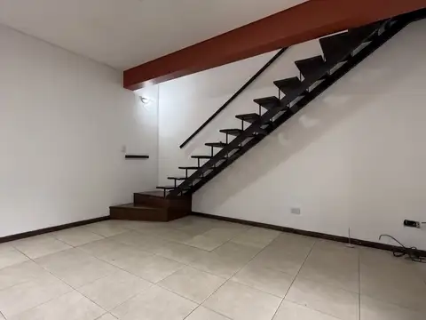 Depto Tipo Casa 2 ambientes con 1 baño