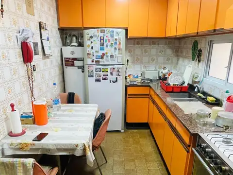 Oportunidad en Flores - Amplio 4 ambientes en ubicación estratégica