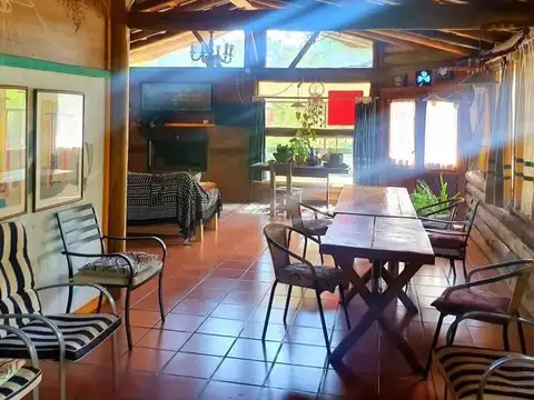 Casa 4 ambientes con 2 baños