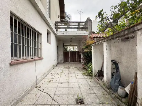 Presidente Domingo Faustino Sarmiento 100