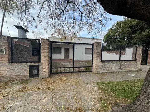 CASA 2 AMBIENTES EN VENTA RAFAEL CALZADA EN BLOQUE