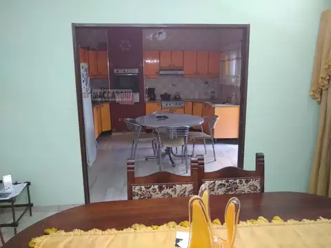 Casa 3 ambientes con 2 baños