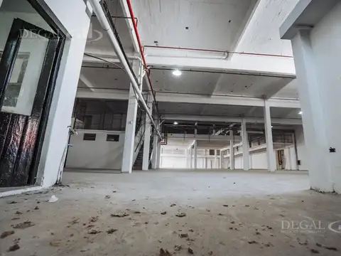 Depósito en Mataderos