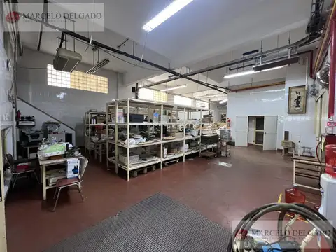 Galpon en Venta 33  mts Fondo