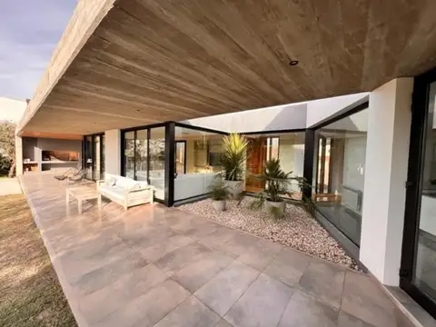 Casa en Venta en Causana, USD 550.000