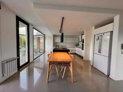 Causana Casa de Categoria en Venta