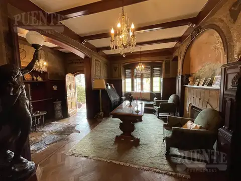 Casa 8 ambientes con 3 baños