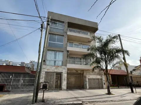 Departamento de dos ambientes en excelente estado