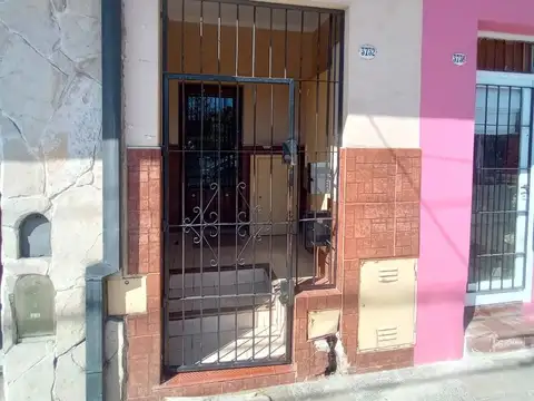 Depto Tipo Casa 2 ambientes con 1 baño