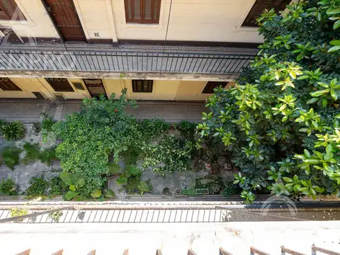 Depto Tipo Casa en Venta 100 años