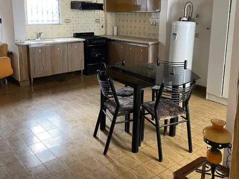 Depto Tipo Casa 5 ambientes con 2 baños