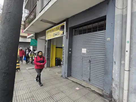 Excelente local s/ Av. J.B. Justo  y Repetto