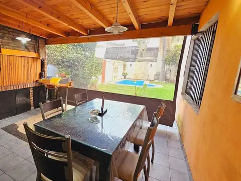 VENTA CASA EN FISHERTON + PILETA
