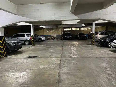 VENTA COCHERA FIJA LA BOCA