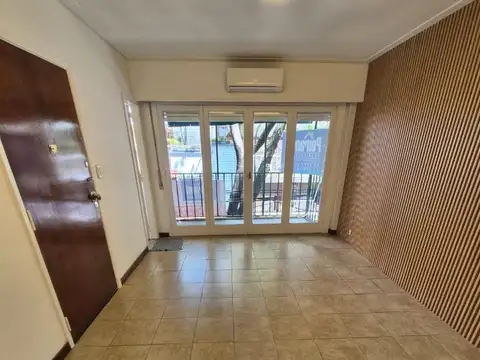 Departamento 3 ambientes al frente con balcon