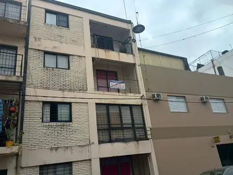 San Lorenzo 3800, Piso 2
