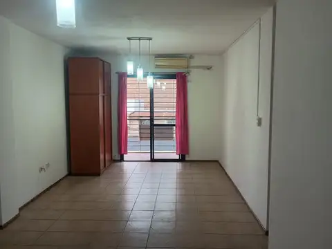 Departamento en Alquiler en Echesortu, $ 320.000