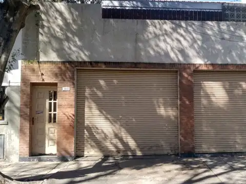 PH 4 AMB EN VENTA CON LOCALES, PATIO EN SÁENZ PEÑA