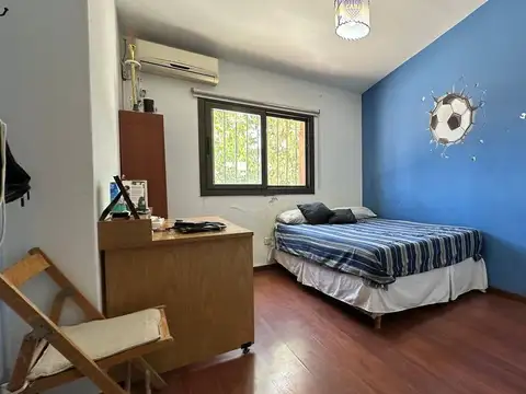 Casa 7 ambientes con 2 baños