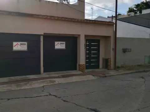 CASA AMERICANA DE 4 AMB.CON DEPARTAMENTO DE 2 AMB. EN CONTRAFRENTE