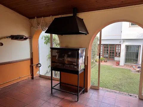 Casa 7 ambientes con 4 baños
