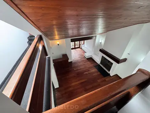 Casa 7 ambientes con 4 baños