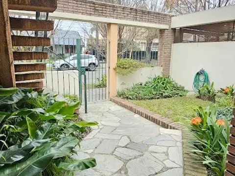Depto Tipo Casa en Venta de 3 ambientes