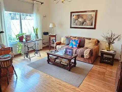 Depto Tipo Casa 3 ambientes con 2 baños