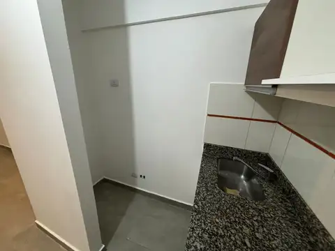 Departamento en Alquiler en Parque Centenario, $ 550.000