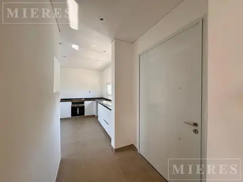 Casa en Venta en Pilar del Este - Santa Lucia, USD 198.000