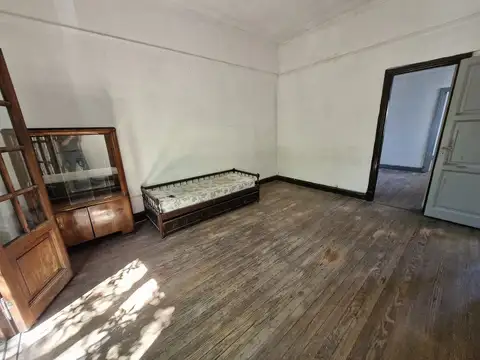 José Martí 100, Piso 1°