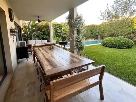 Casa en Alquiler Temporal con 4 cocheras