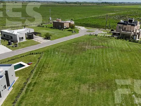 Terreno en Venta de 869,0 m2