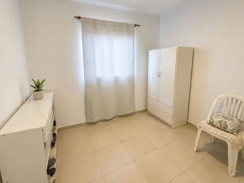 SE VENDE CASA EN CALLE MAIPU 3190 DE 2 DORM Y COCH