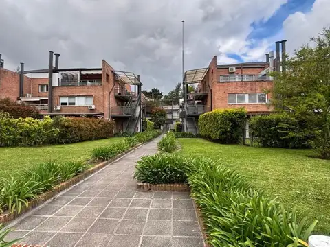 Departamento duplex  3 ambientes en venta barrio Las Mercedes Pilar