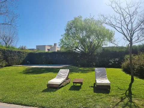 Casa en Alquiler de 4 dormitorios