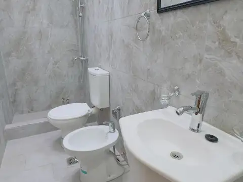 Departamento en planta alta con terraza en boulogne