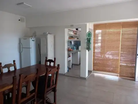 Casa 3 ambientes con 2 baños