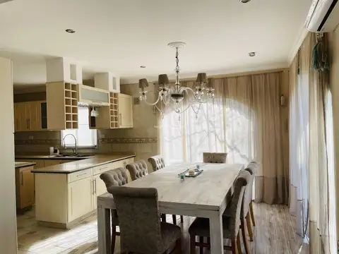 Casa en Alquiler al Este