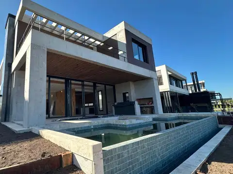 Casa en Venta al Oeste