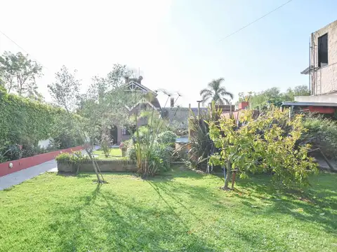 Casa 6 ambientes con 5 baños