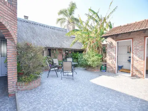 Casa en Venta con 5 cocheras