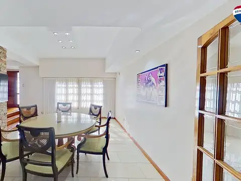 Casa 7 ambientes con 3 baños