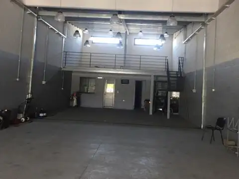 Galpon en Venta 8  mts Frente